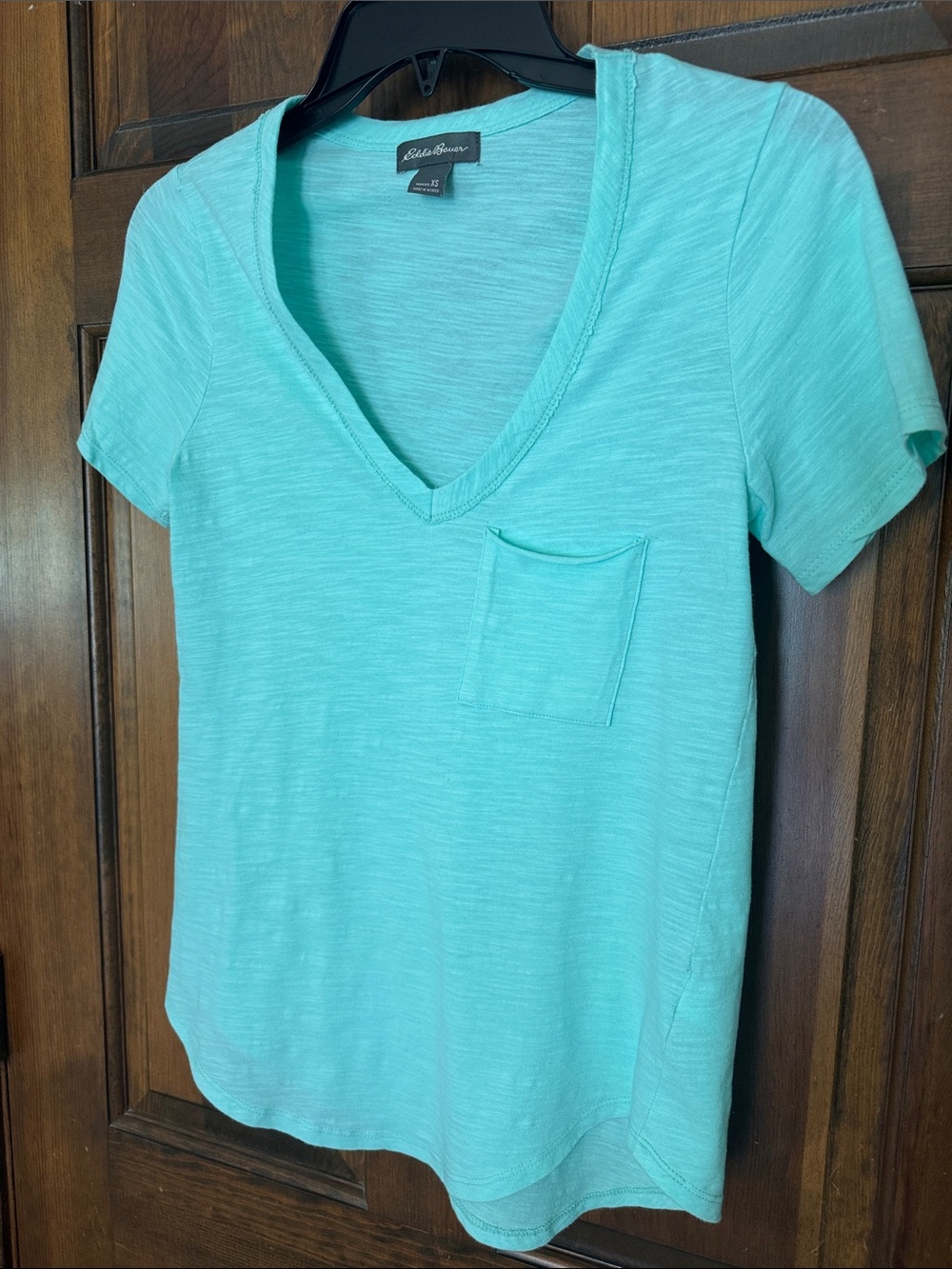 Eddie Bauer Women's V-Neck Pocket Tee in Aqua Green, XS